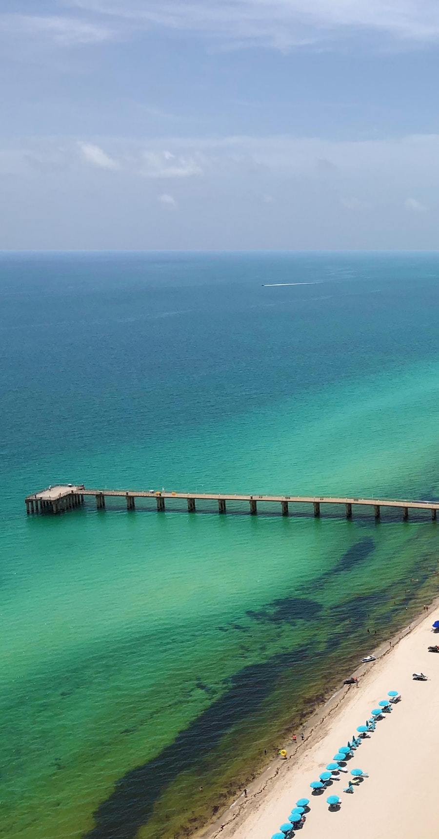 Вид из окна кондо в Sunny Isles